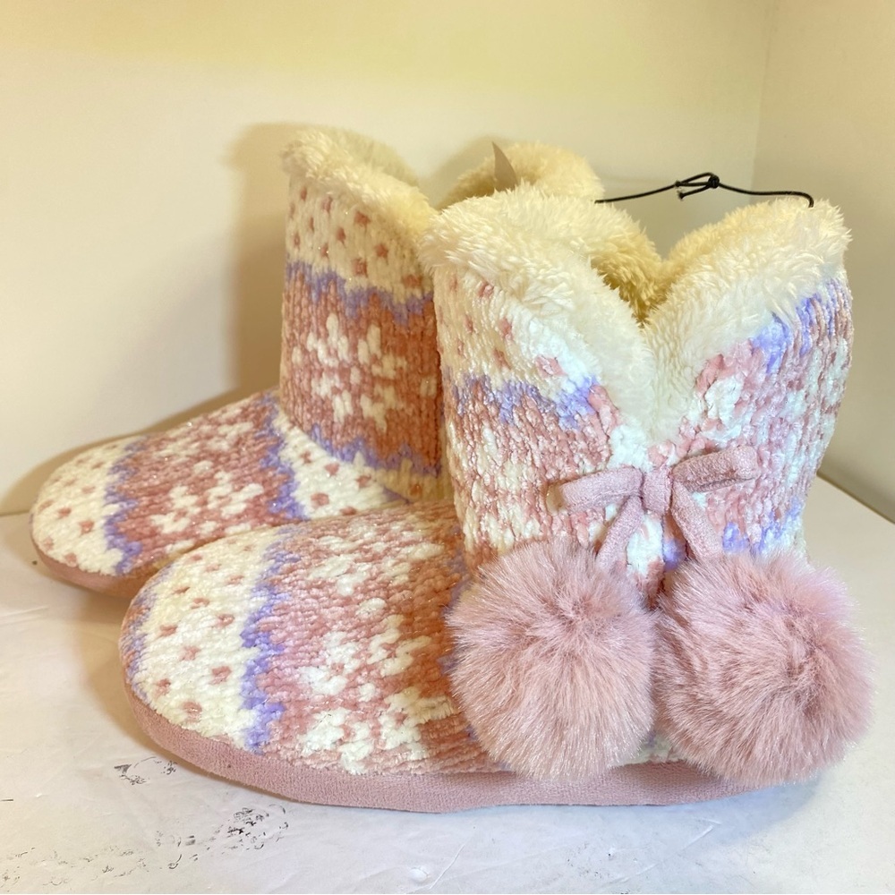 Brand new Cozy Pink and Cream Slipper Boots with Pom Poms size 7/8